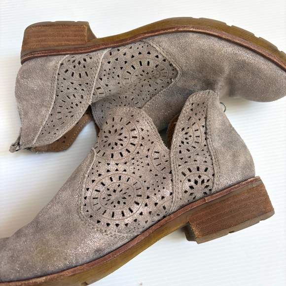 Sofft Barrosa Metallic Ankle Booties - Picture 3 of 12